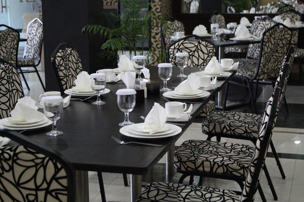 Sei Hotel Banda Aceh Buitenkant foto